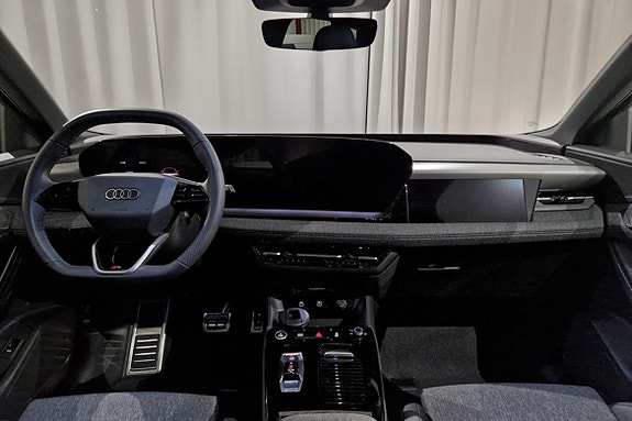 Audi Q6 e-tron 8 of 17