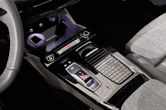 Audi Q6 e-tron 16 of 17