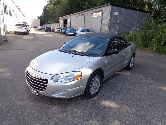 Chrysler Sebring 2 of 12