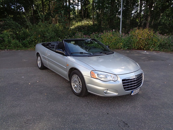 Chrysler Sebring 7 of 12