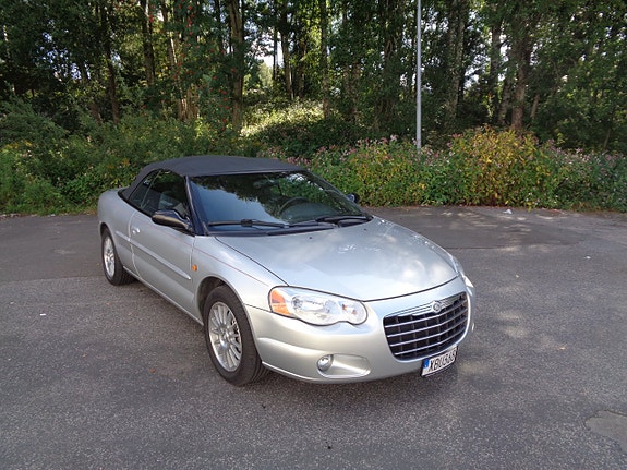 Chrysler Sebring 3 of 12