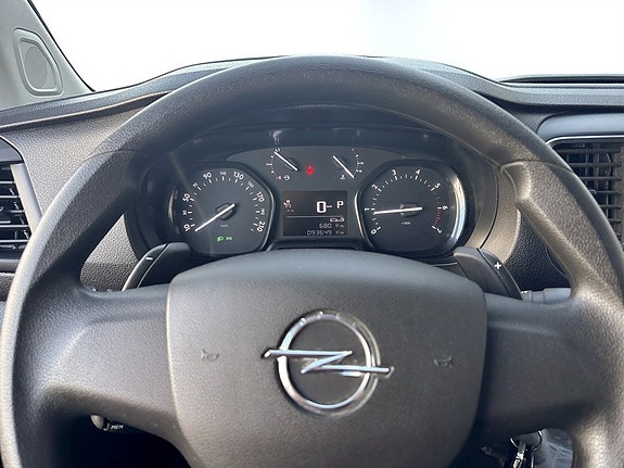 Opel Vivaro 9 of 15