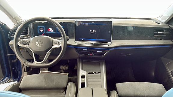 Volkswagen Passat 10 of 16