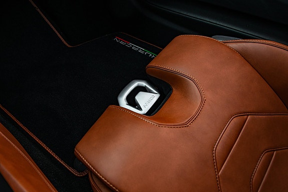 Lamborghini Huracan 26 of 30