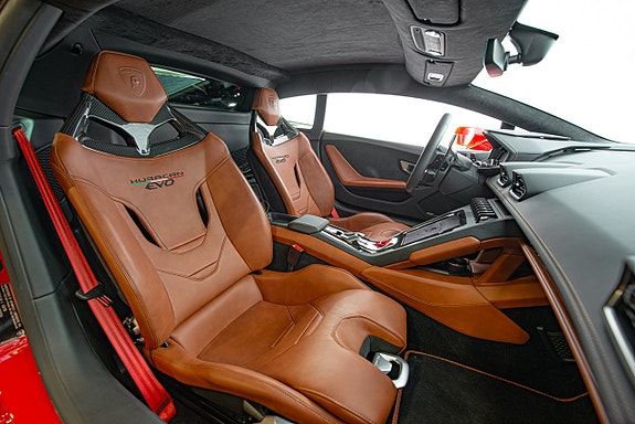 Lamborghini Huracan 17 of 30