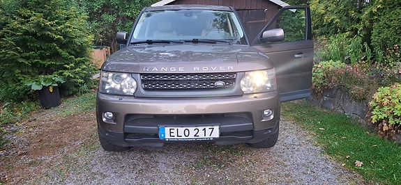 Land Rover Range Rover Sport 2 of 3