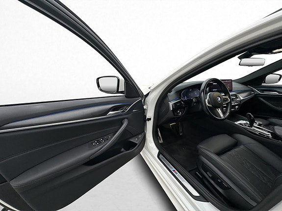 BMW 530e 11 of 30