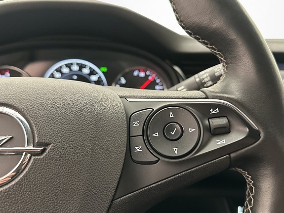Opel Insignia 16 of 30