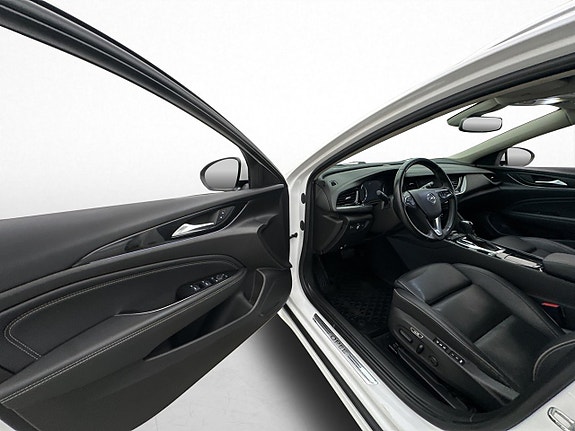 Opel Insignia 9 of 30