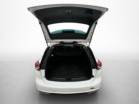 Opel Insignia 27 of 30