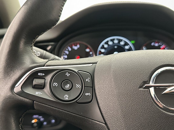 Opel Insignia 14 of 30