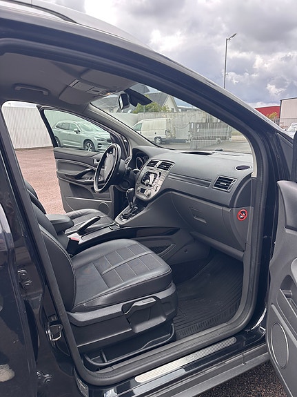 Ford Kuga 7 of 9