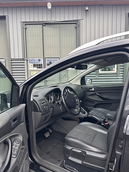 Ford Kuga 6 of 9