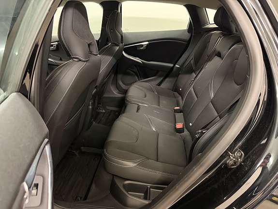 Volvo V40 10 of 11