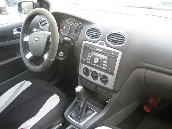 Ford Focus 7 of 14
