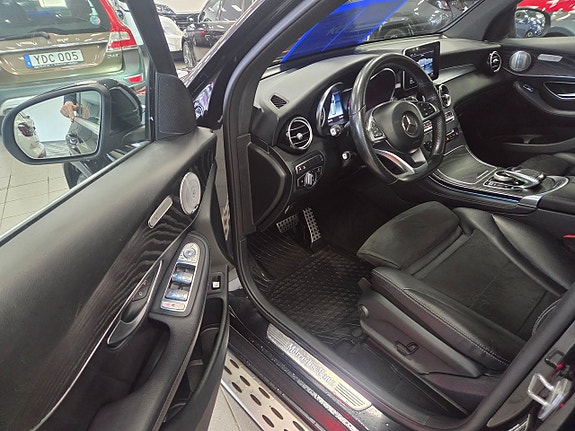 Mercedes-Benz GLC220 d 2 of 30