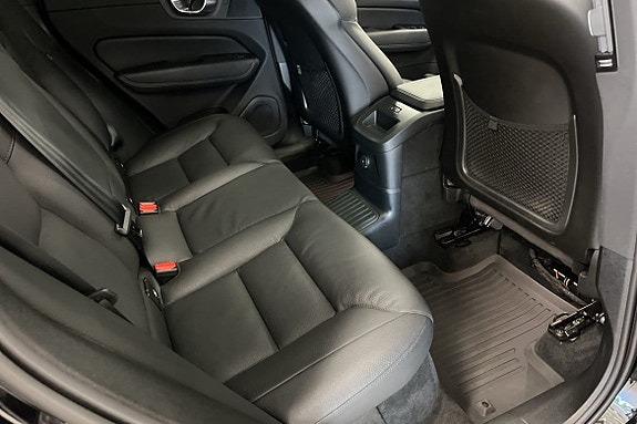 Volvo XC60 7 of 15