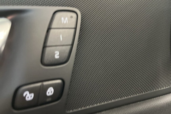Volvo XC60 13 of 15