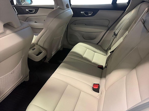 Volvo V60 7 of 14