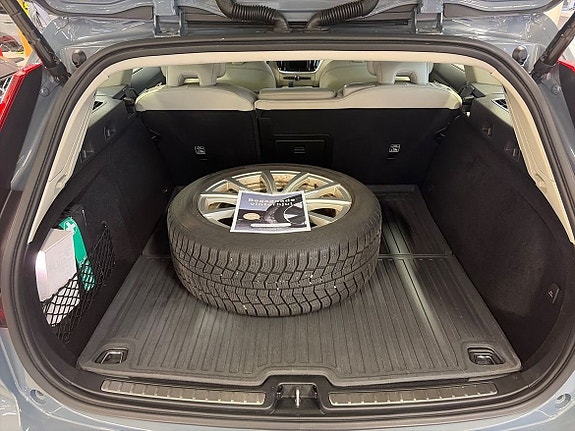 Volvo V60 4 of 14