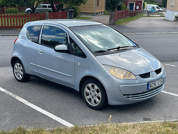 Mitsubishi Colt 3 of 7