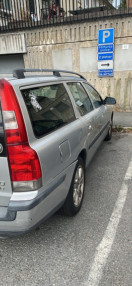 Volvo V70 3 of 5