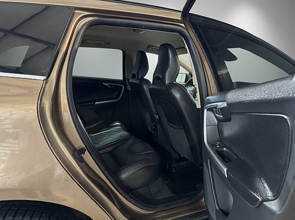 Volvo XC60 12 of 24