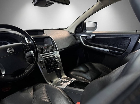 Volvo XC60 10 of 24