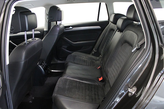 Volkswagen Passat 12 of 14