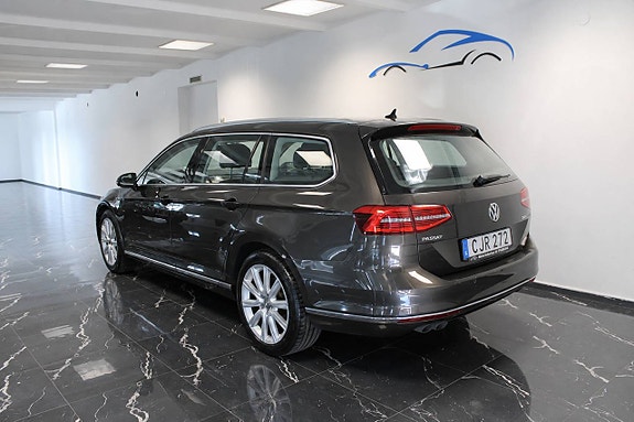 Volkswagen Passat 5 of 14