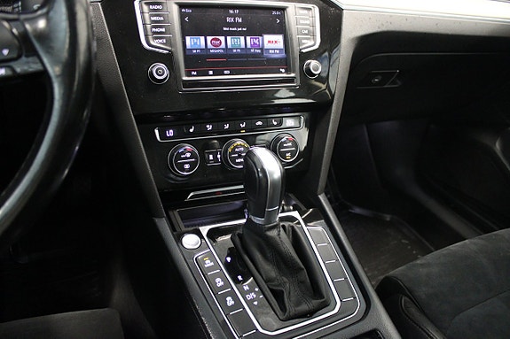 Volkswagen Passat 13 of 14