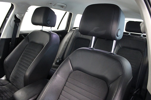 Volkswagen Passat 11 of 14