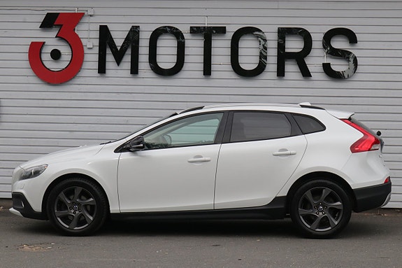 Volvo V40 Cross Country 4 of 22