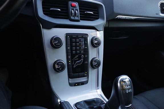 Volvo V40 Cross Country 18 of 22