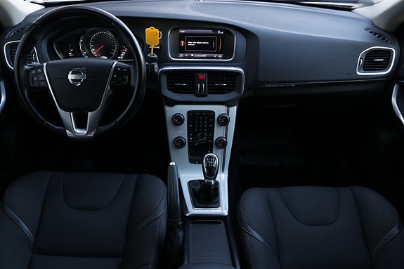 Volvo V40 Cross Country 15 of 22