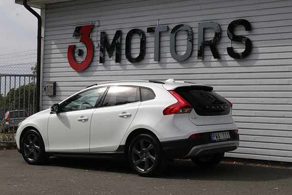 Volvo V40 Cross Country 6 of 22