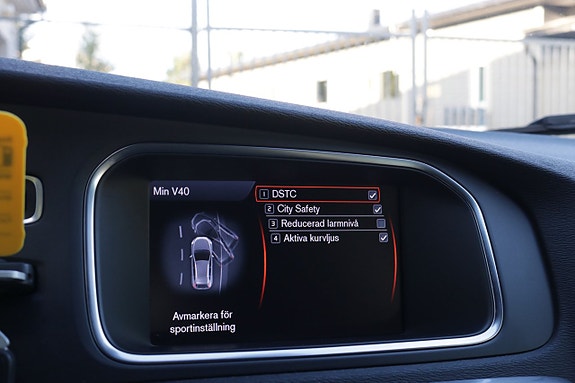 Volvo V40 Cross Country 16 of 22