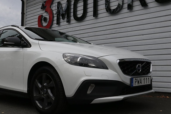 Volvo V40 Cross Country 7 of 22