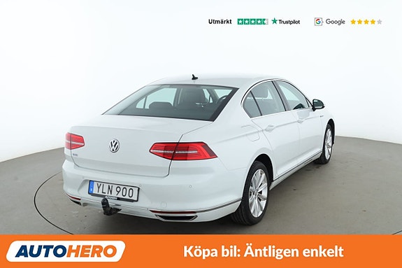 Volkswagen Passat 6 of 30