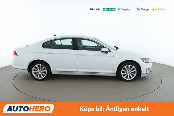 Volkswagen Passat 7 of 30