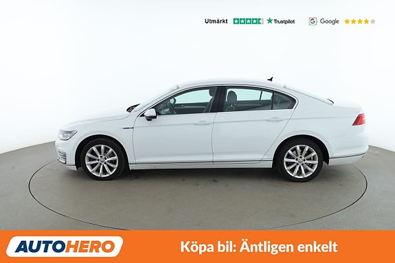 Volkswagen Passat 2 of 30