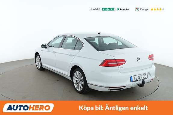 Volkswagen Passat 3 of 30