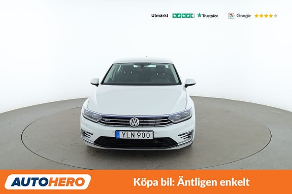 Volkswagen Passat 9 of 30