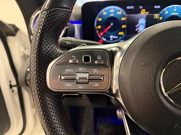 Mercedes-Benz CLA180 16 of 17