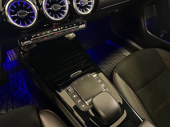 Mercedes-Benz CLA180 13 of 17