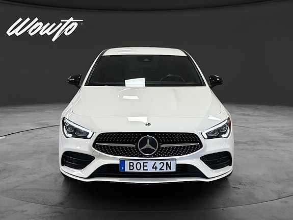 Mercedes-Benz CLA180 2 of 17