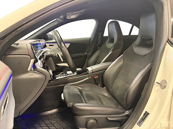 Mercedes-Benz CLA180 8 of 17