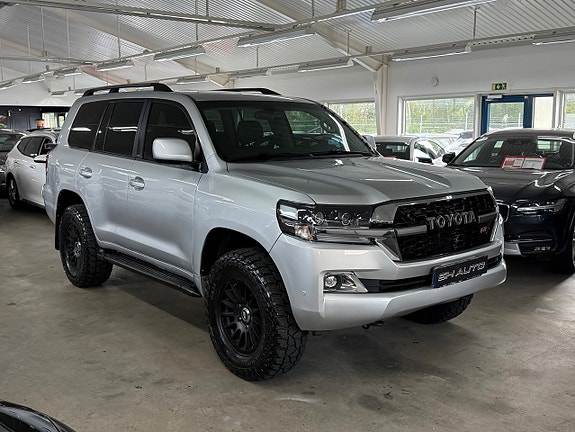 Toyota Land Cruiser 3 of 19