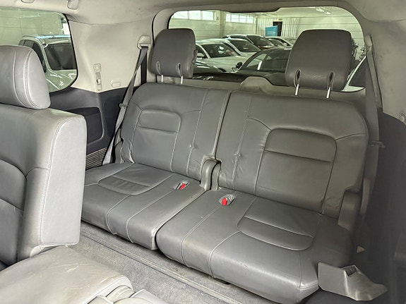 Toyota Land Cruiser 10 of 19