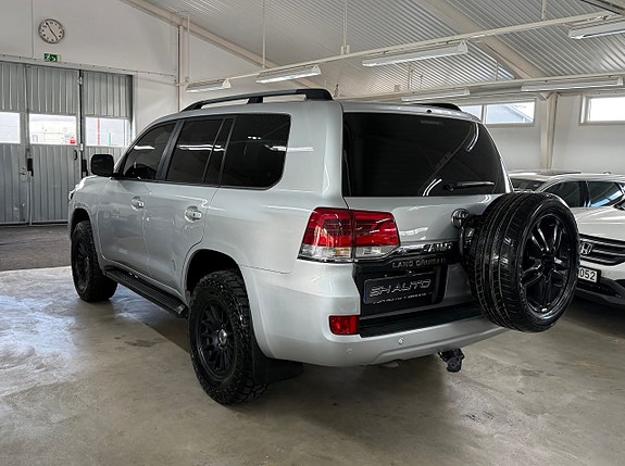 Toyota Land Cruiser 4 of 19